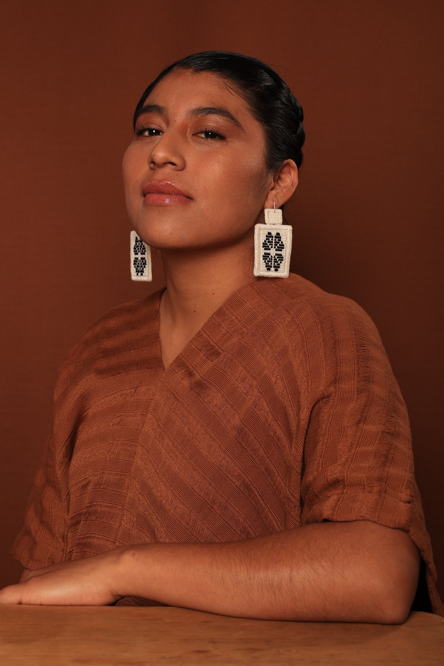 Maxi Beige Flower Earrings