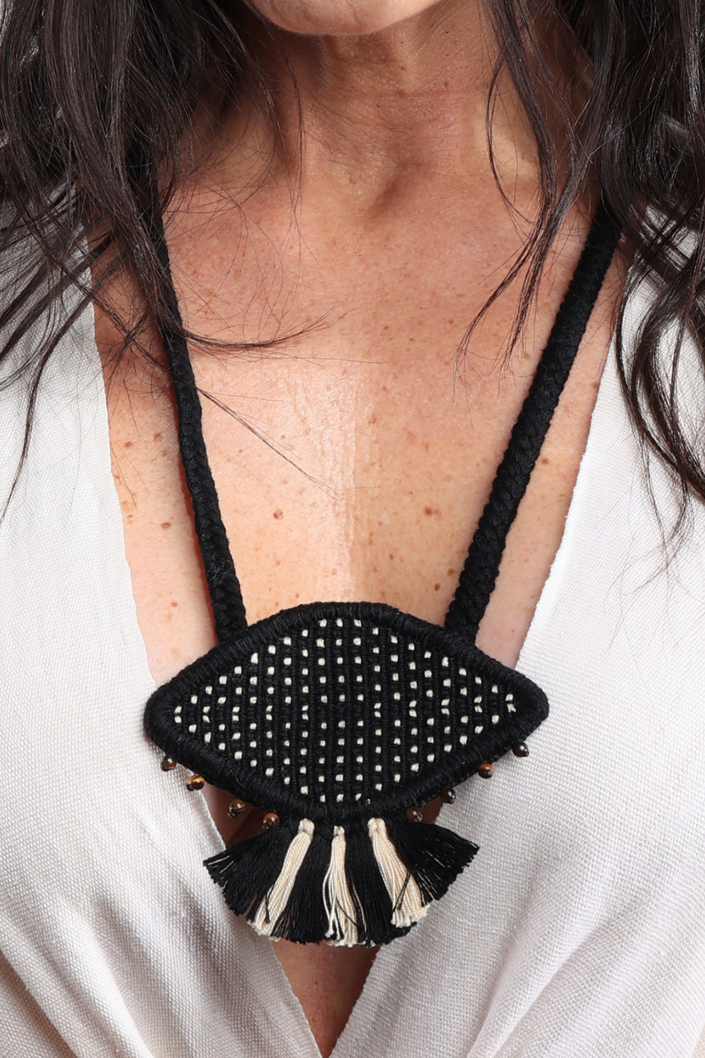 Collar Pez Negro