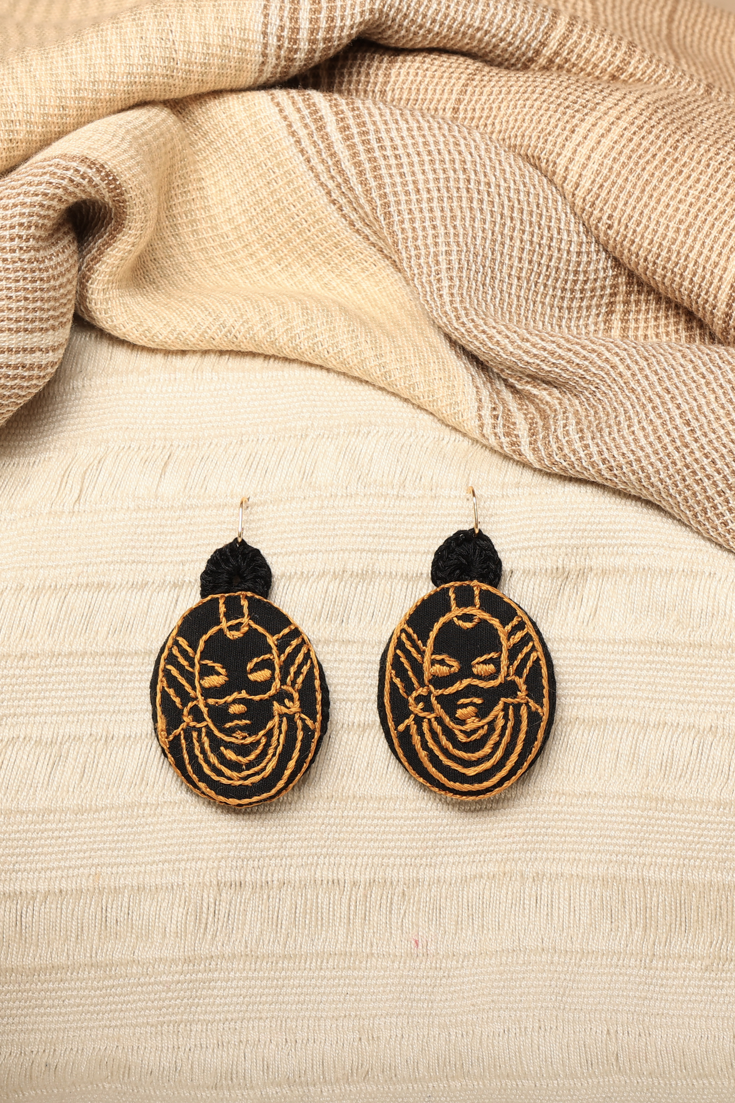 Aretes Cara Negro