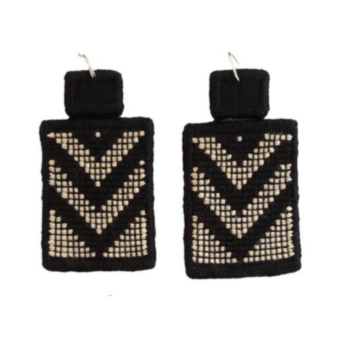 Aretes Pico Sencillo Negro